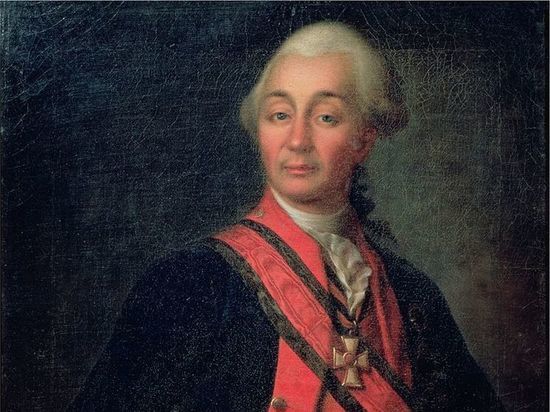 В Николаеве облили памятник Суворову краской