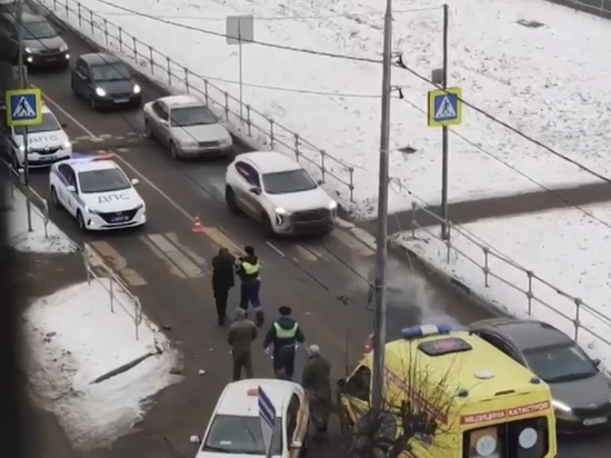 Иномарка на большой скорости сбила мужчину на переходе в Серпухове