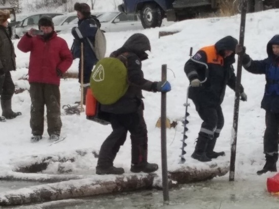В Красноярском крае со льда Енисея эвакуировали 36 рыбаков