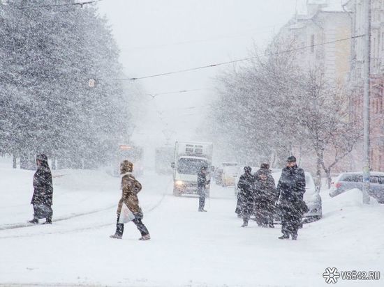 С начала морозов почти 150 кузбассовцев травмировались из-за гололеда