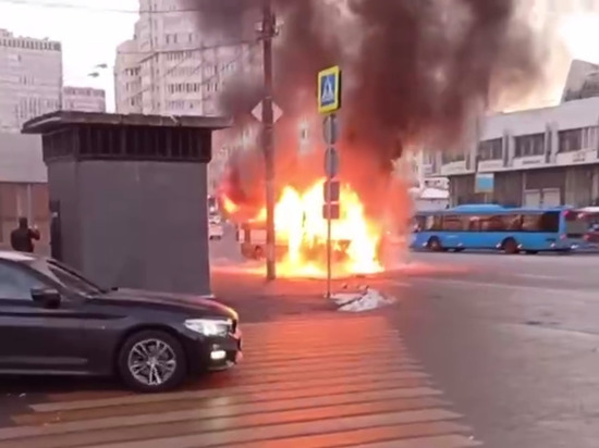 В Москве автобус сгорел сразу после высадки пассажиров