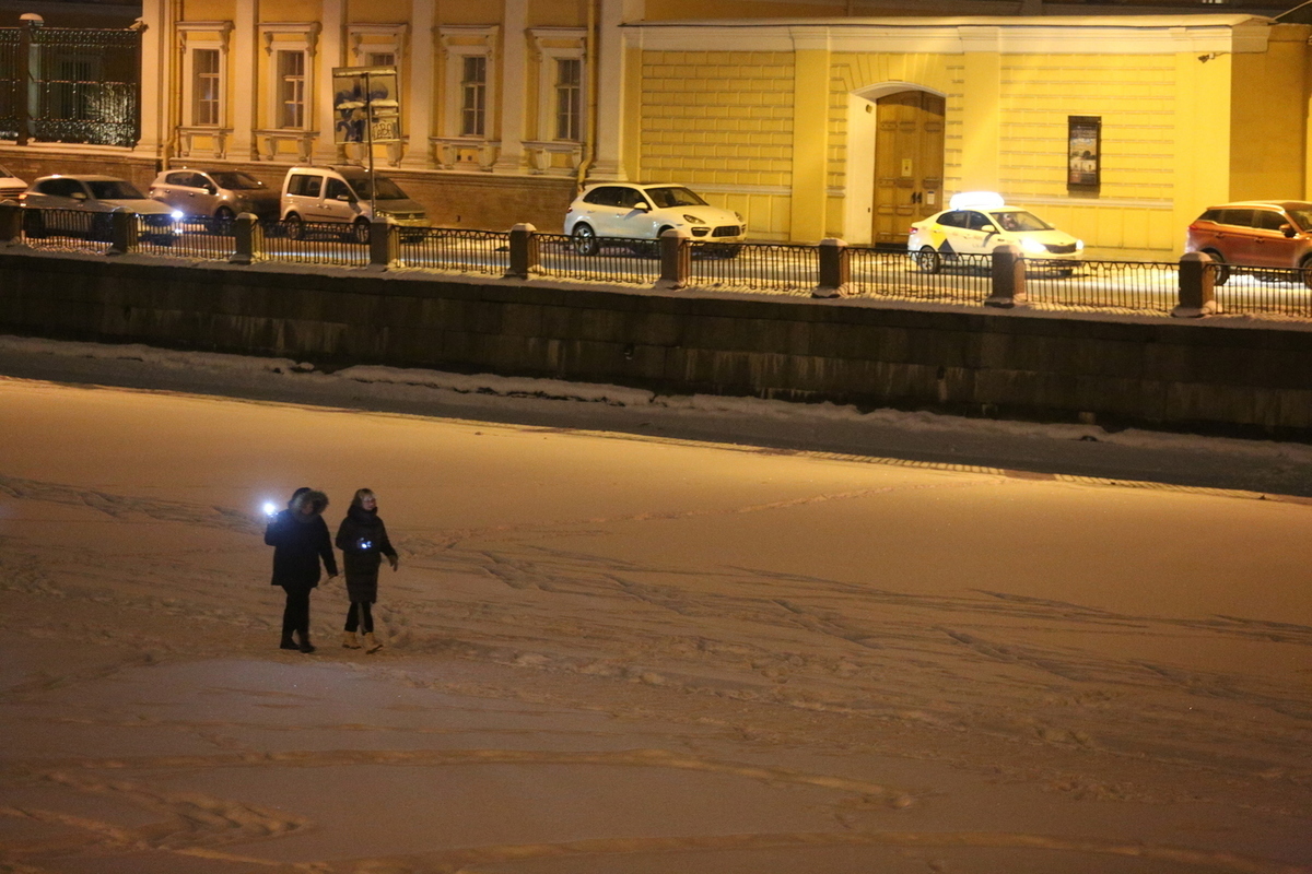 Санкт-Петербург. Выход на лед в Петербурге. Дети на льду. Лед на Зените СПБ.