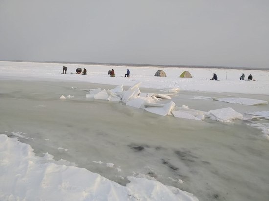 В Красноярском крае со льда эвакуировали еще 13 рыбаков