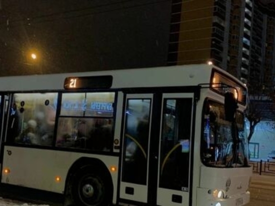 Жители Ижевска жалуются на работу автобуса, который приходится ждать по 40 минут