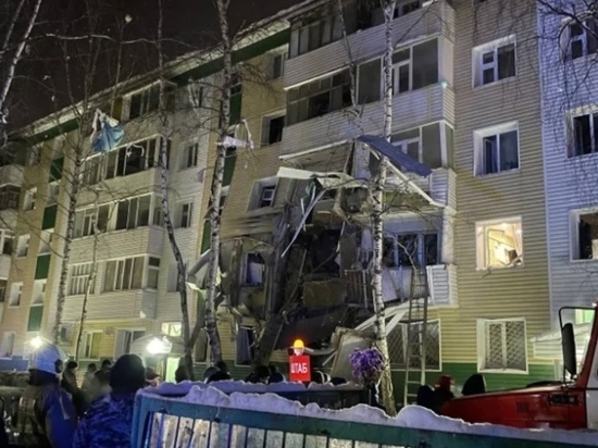 Пятеро погибли: в Нижневартовске взрыв газового баллона обрушил часть пятиэтажки