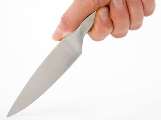 Житель Новосибирска ударил продавца ножом за плохое обслуживание