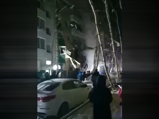 Режим ЧС введен в Нижневартовске после взрыва в многоэтажке