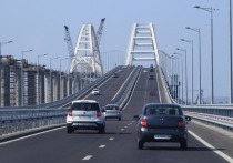 В пресс-службе ФКУ Упрдор «Тамань» сообщили, что сегодня открыли движение по автомобильной части Крымского моста, которая была восстановлена после взрыва в октябре