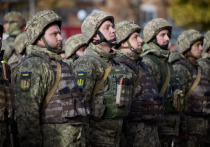 События на Украине являются "прокси-войной" Запада с Россией, пишет Politico