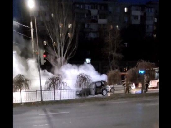 В Ростове на Северном сгорел автомобиль