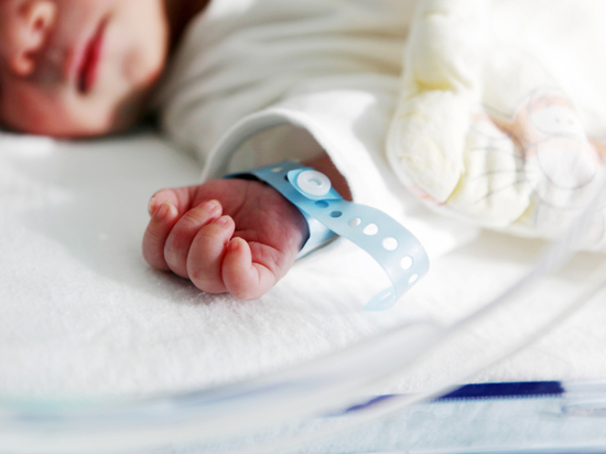 За рождение ребенка в Челнах 28 женам мобилизованных вручат по 100 тысяч
