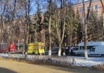 Сегодня, днём 5 декабря, на улице Московской города Новомосковска, мужчина за рулём автомобиля марки "Renault" сбил 75-летнюю женщину