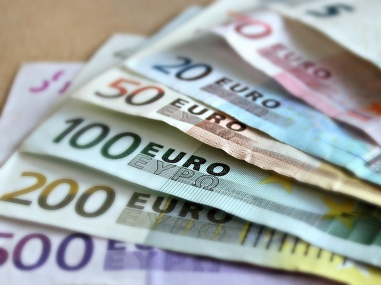 Евро преодолел отметку в 66 рублей впервые с 6 июля