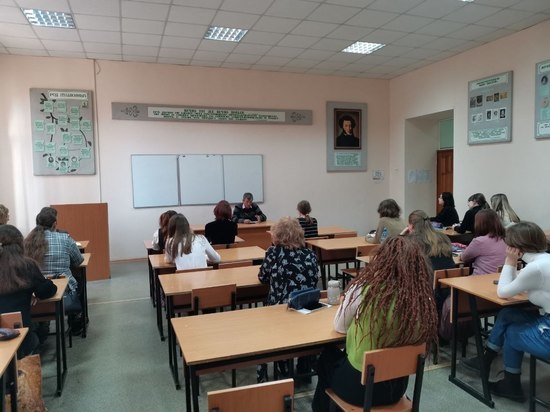 Забайкальский поэт Егоров встретился со студентами-филологами