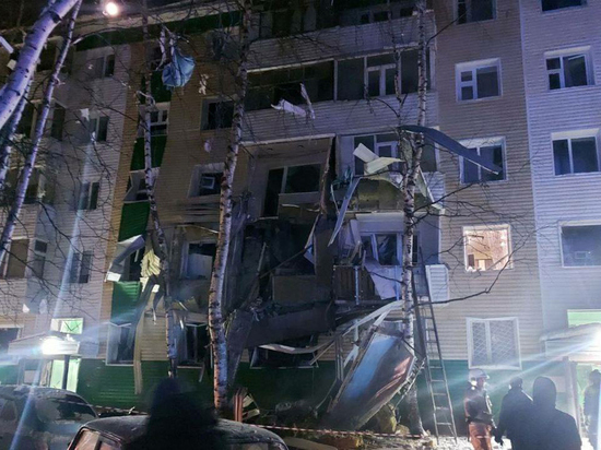 Под завалами взорвавшегося дома в Нижневартовске остаются люди: виновников ЧП нашли живыми