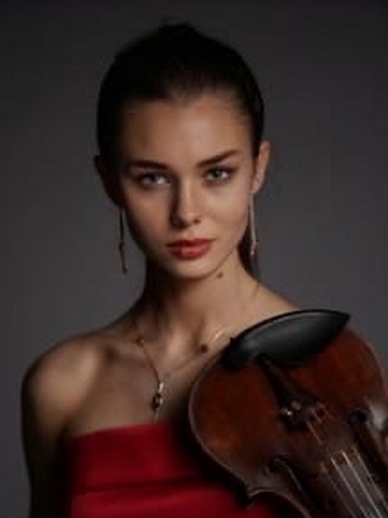 Уникальная скрипачка и пианистка выступит в Красноярске 11 декабря
