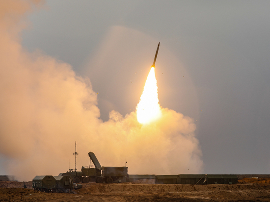На севере Молдавии около границы с Украиной обнаружили неразорвавшуюся ракету