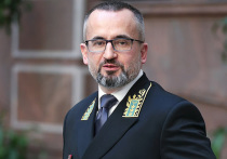 Посол России в Оттаве Олег Степанов заявил РИА Новости, что в понедельник днем (по местному времени) его снова вызывают в МИД Канады