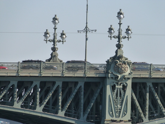 Пять мостов в Петербурге будут разводить с 5 по 9 декабря для техобслуживания