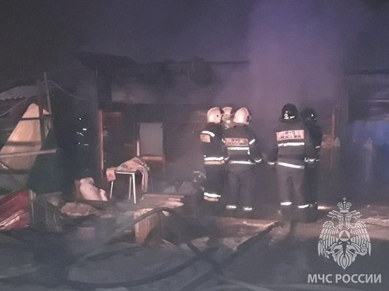 В Хакасии горел автомобиль, дом, уголь и мусор