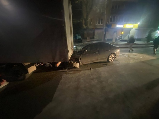 В Ростове 22-летний парень пострадал в ДТП с «ГАЗелью»