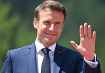 Помощник президента России по международным делам Юрий Ушаков сообщил, что разговор Владимира Путина и Эммануэля Макрона все еще не планируется