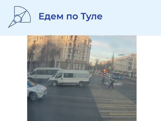 В Туле на проспекте Ленина столкнулись два маршрутных такси