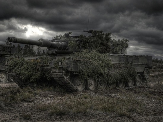 Глава минобороны Украины хочет получить танки и боевые самолеты от НАТО
