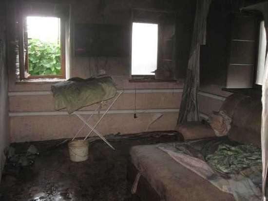 В Новотроицке мужчина угрожал бывшей жене убийством и спалил ее дом