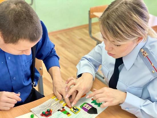 В Новгородской области Международный день инвалидов прошел с творческими уроками по аспектам ПДД