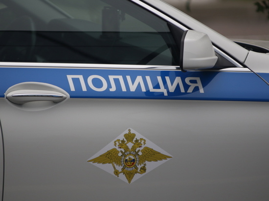 В объектив видеокамеры регистратора попал вооруженный дезертир, который, как предполагают следователи, открыл стрельбу по сотрудникам полиции в Новошахтинске