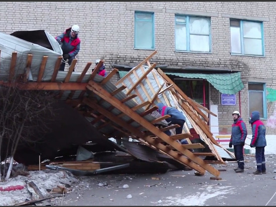 Ветер сдул крышу с детсада №9 в Чите, следователи читают смету ремонта