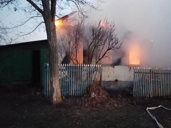 В Ростовской области двое детей погибли при пожаре в частном доме