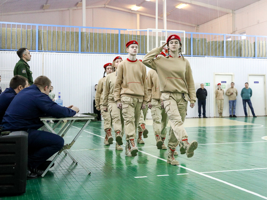 За звание лучших боролись семь команд Нарьян-Мара и команда села Тельвиска