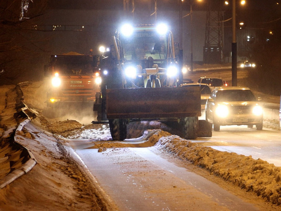 Мэр поручил убирать снег в Хабаровске в круглосуточном режиме