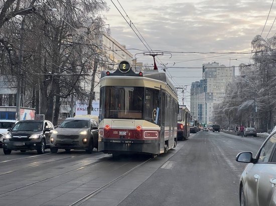 В Нижнем Новгороде на улице Белинского парализовало движение трамваев