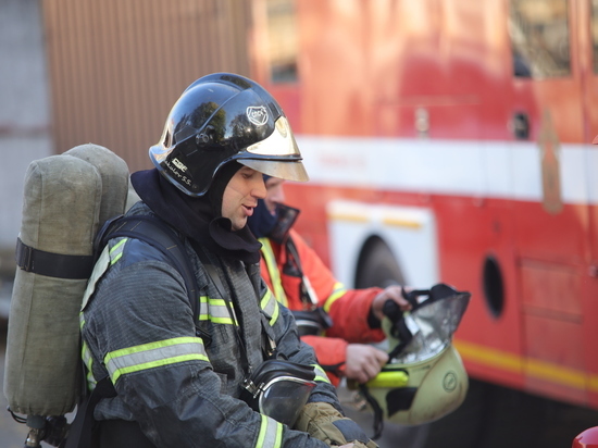 В Калининграде пожарные из дома на Озерной эвакуировали 11 человек