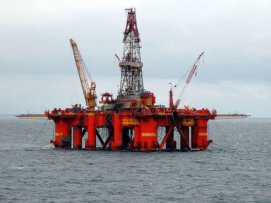 Австралия присоединилась к потолку цен на нефть из России