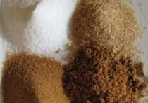 Врач-реабилитолог Сергей Агапкин в эфире программы «О самом главном» сообщил, что тростниковый сахар не полезнее «белого», то есть изготовленного из сахарной свеклы