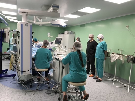 Робот-хирург начал проводить операции в Иркутской областной детской больнице
