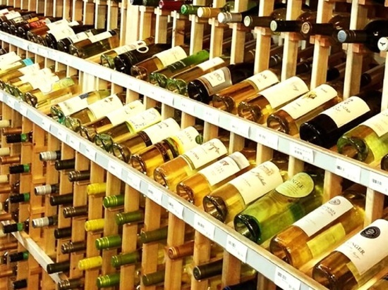Две трети россиян предпочитают российское вино зарубежному