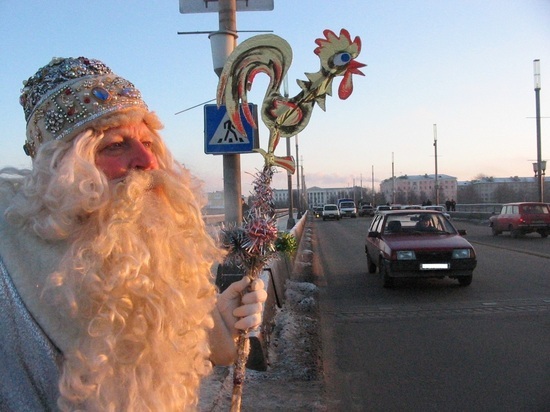 За Снегурку ещё тысяча: сколько стоит заказать псковского Деда Мороза под Новый Год