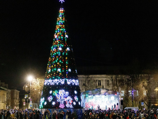 Главную новогоднюю елку установят в Пскове с 8 по 14 декабря