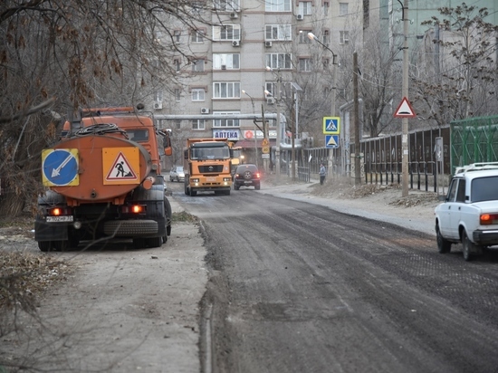 В Астрахани приводят в порядок центральную улицу