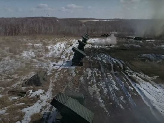 В Горловке после обстрела ВСУ загорелся склад серы завода «Стирол»