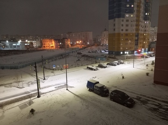 Орловскую область накрывает мощный снегопад