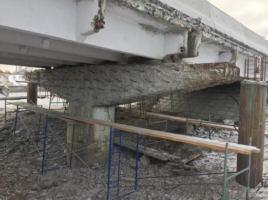 Под Новосибирском остановили до весны ремонт аварийного моста через Шарап