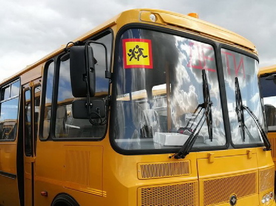 Чувашия получит еще одну партию школьных автобусов и машин скорой помощи
