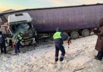 Утром 8 декабря на 271 километре трассы Екатеринбург – Тюмень произошло столкновение трех грузовиков