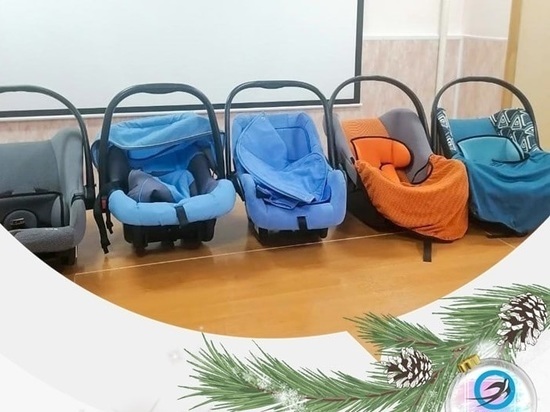 В перинатальном центре Орла раздают в прокат детские автолюльки